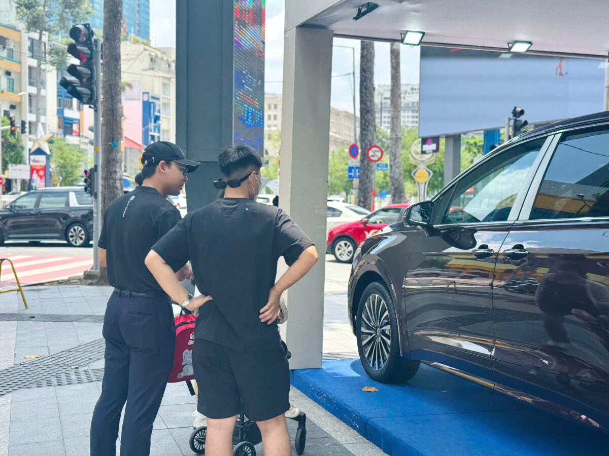 Sự Kiện Trưng Bày & Lái Thử Volkswagen Tại Saigon Centre 2026 | Hàng Trăm Khách Hàng Trải Nghiệm Teramont Pro & Viloran 12 z7934711569002 a8c5e0167823e5f258d93a5aa3cba59e