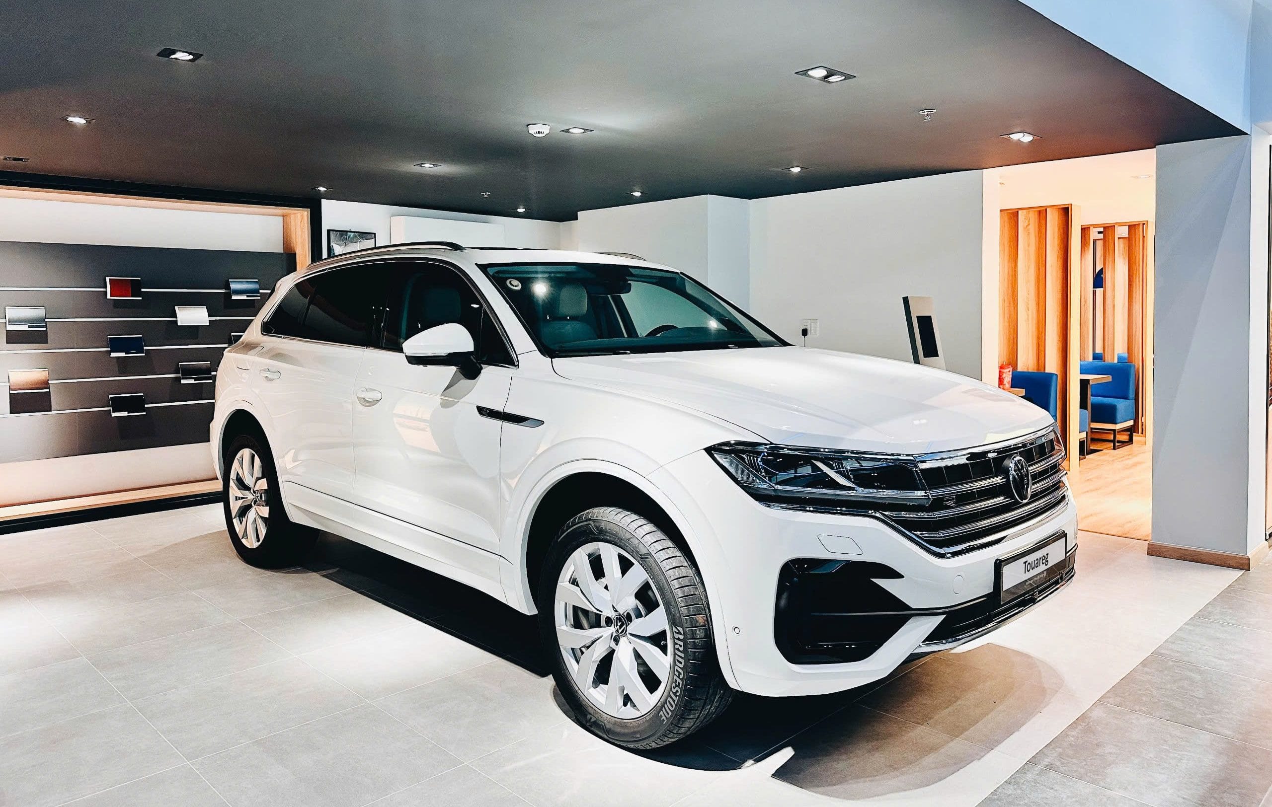 VAY MUA XE VOLKSWAGEN DỄ DÀNG TẠI VIETCOMBANK NAM SÀI GÒN 12 z6099860000805 75d3fd358af049f2478a05924886002a e1742974102325