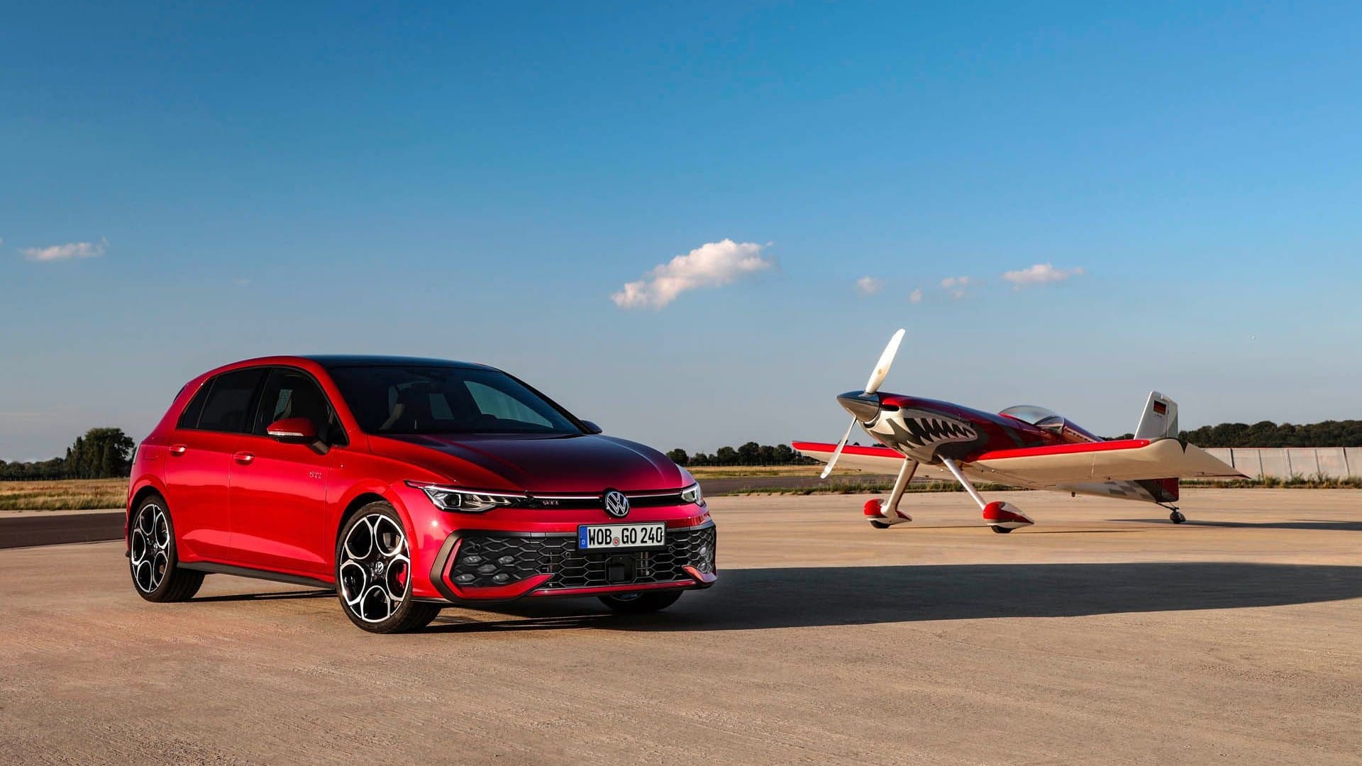 volkswagen golf 100914184