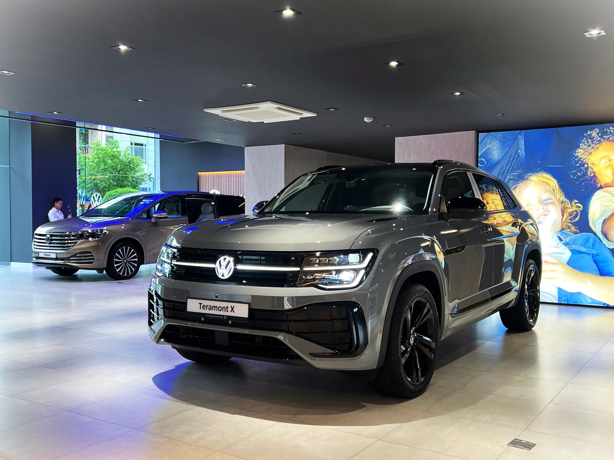 BÁO GIÁ VILORAN MỚI NHẤT - BÁO GIÁ CÁC DÒNG XE VOLKSWAGEN CẬP NHẬT 2025 12 z7037894927388 70c8bc4cfc595631b256f67412960599